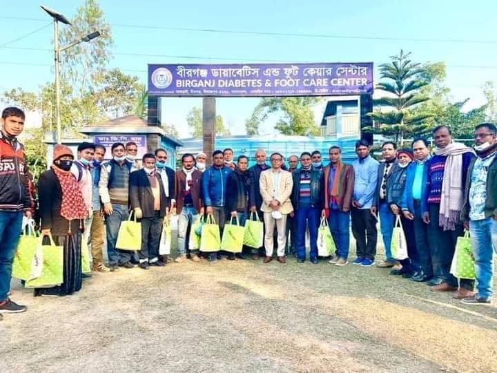 বীরগঞ্জ ডায়াবেটিস এন্ড ফুট কেয়ার সেন্টারে সাংবাদিকবৃন্দের সাথে আলোচনা সভা অনুষ্ঠিত।।