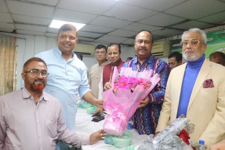 বনানী কার্যালয়ে অর্ধ শতাধিক নেতাকর্মীর জাতীয় পার্টিতে যোগদান।।