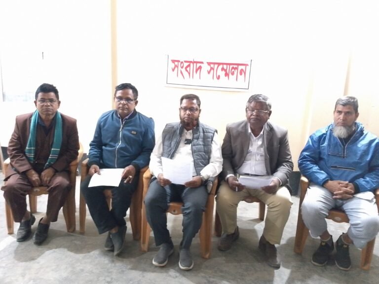 বীরগঞ্জে উপজেলা নির্বাহী অফিসার ফজলে  এলাহী’র বিরুদ্ধে সংবাদ সম্মেলন।